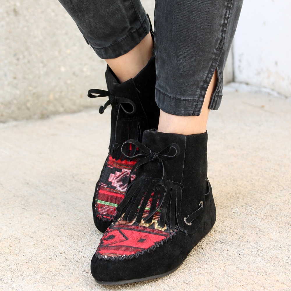 Cherokee-14 Tribal Women's Moccasin Booties